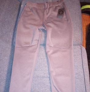 Skora running brand. Color grey. Size medium.